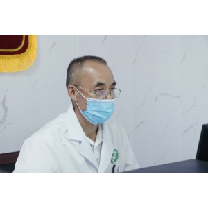 黨員醫(yī)生，先鋒模范