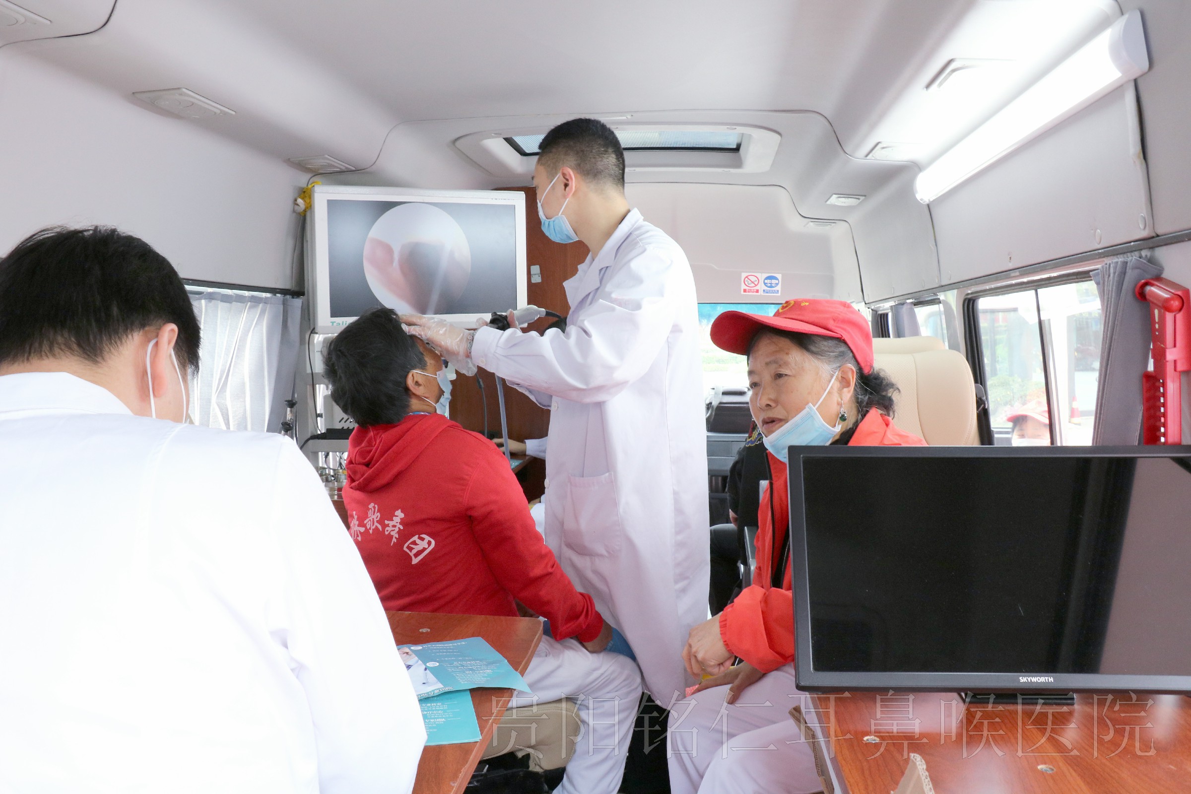 廣受好評(píng)！貴陽(yáng)銘仁耳鼻喉醫(yī)院參與農(nóng)工黨貴陽(yáng)市委公益義診活動(dòng)(圖2)