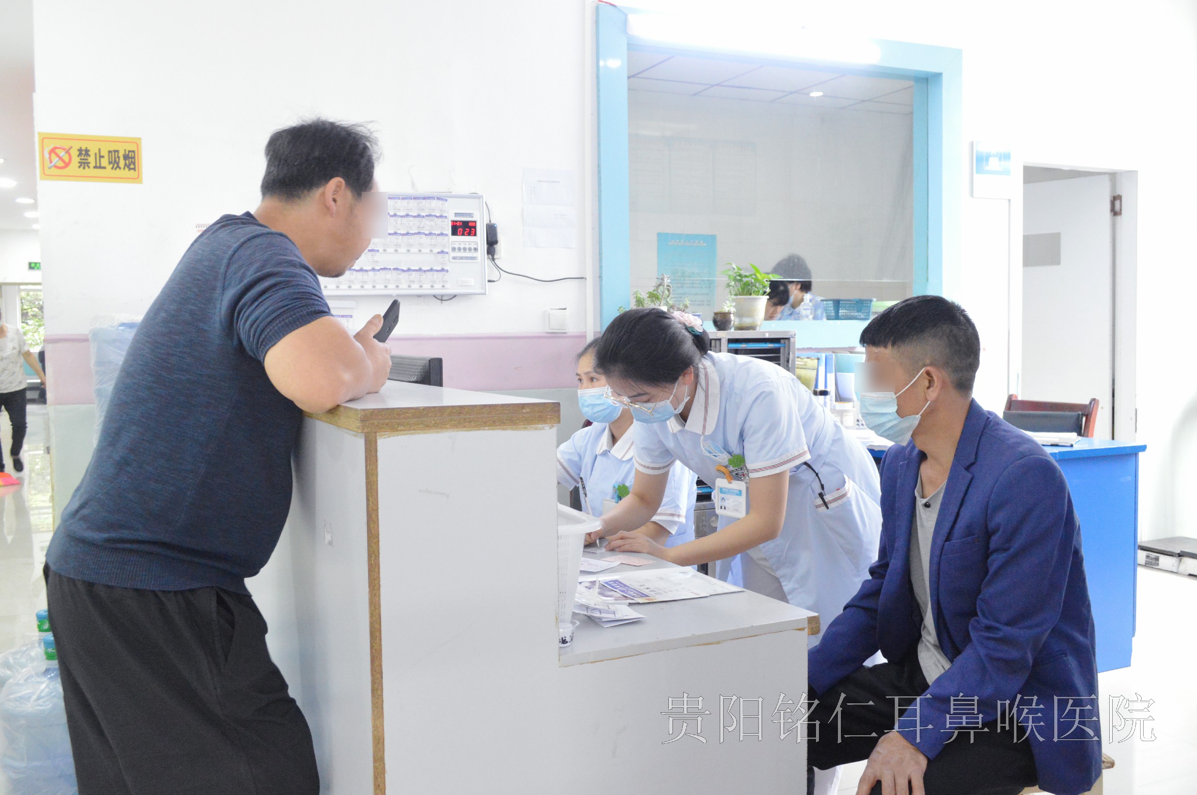 五、引進(jìn)專家和技術(shù)   貴陽銘仁耳鼻喉醫(yī)院   有效應(yīng)對(duì)各類耳鼻喉頑疾(圖1)