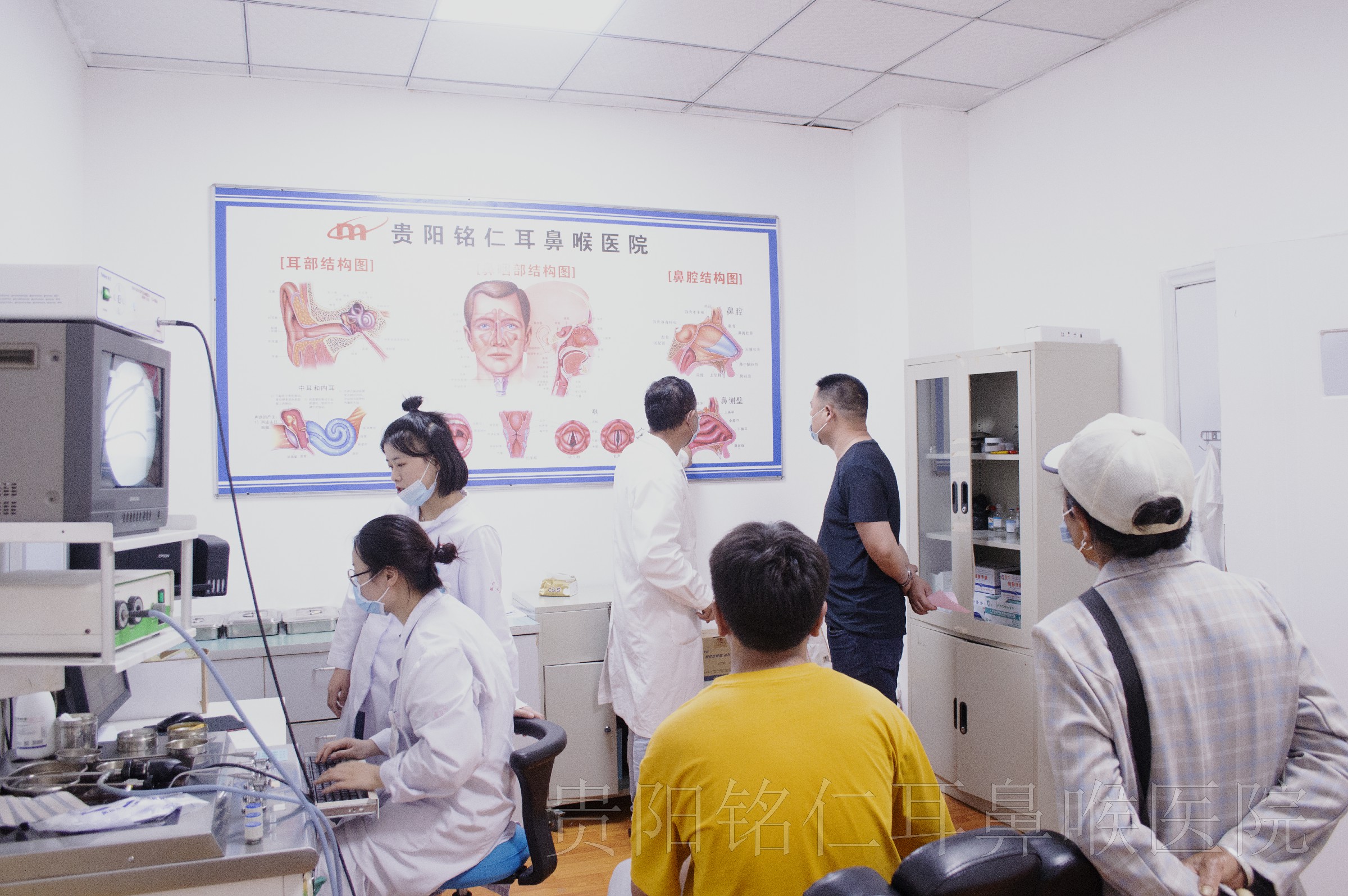 仁愛(ài)于心   貴陽(yáng)銘仁耳鼻喉醫(yī)院   惠民于行(圖1)