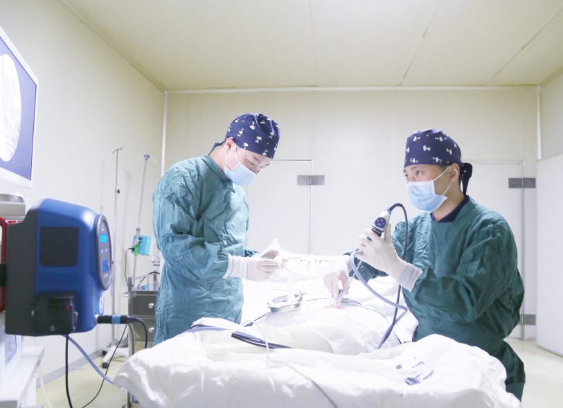 十歲小孩被書本砸破鼻子，(圖2)