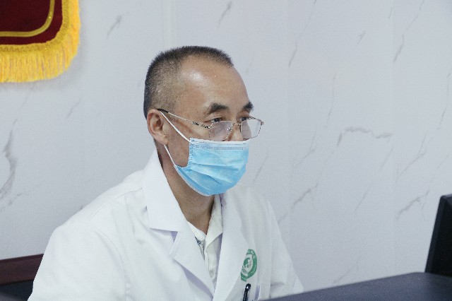 黨員醫(yī)生，先鋒模范(圖1)