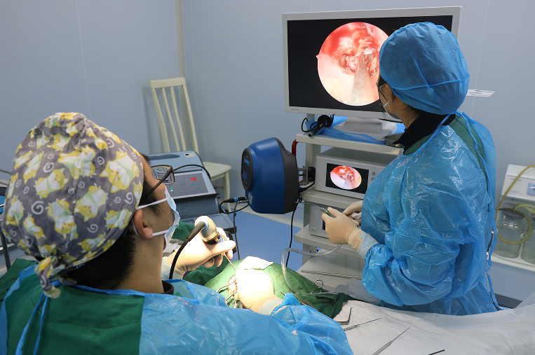 手術(shù)沒做干凈，術(shù)后3年顱內(nèi)竟發(fā)現(xiàn)巨大膽脂瘤！(圖2)